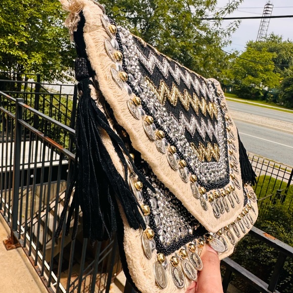 Bohemian Envelope Wristlets Banjara Clutch Beige And White Color With tassels - Picture 6 of 12